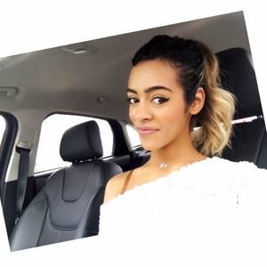 Meet your Posher, Claudia